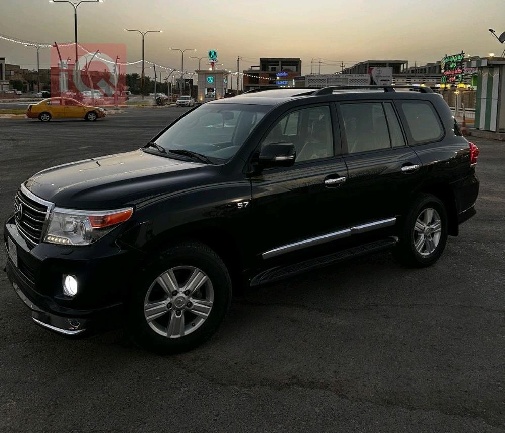 تۆیۆتا لاند کروزەر